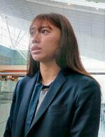 　取材に応じるサッカー女子日本代表の山本＝２６日、羽田空港