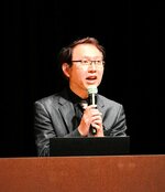 エネルギーミックスの重要性を説く門倉さん＝２３日、境港市上道町のみなとテラス