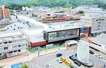 がいなロードの完成が近づき、新たな姿に生まれ変わろうとしている米子駅＝１３日、鳥取県米子市明治町から撮影