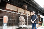 「文化財としての価値を残したい」とクラウドファンディングへの協力を呼びかける高田社長＝倉吉市西仲町の高田酒造