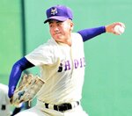 中国大会で２試合を投げ切って自責点２と好投した米子松蔭のエース山本＝岡山県倉敷市の倉敷マスカットスタジアム