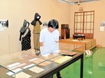 太平洋戦争に関する資料が並ぶ会場＝６日、米子市中町の山陰歴史館