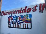 　メキシコ北東部タマウリパス州レイノサの移民保護施設の壁に描かれた絵＝１月１９日