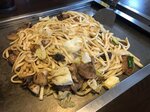記者が食べた佐用町「お多福」のホルモン焼きうどん
