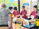 【地域に貢献】村岡高の生徒もボランティアで運営に協力。住民とのふれあいを楽しんだ