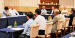 今季の出荷計画を確認する関係者ら＝２日、ＪＲ倉吉駅前のセントパレス倉吉