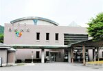 自治体立優良病院総務大臣表彰を受賞した日野病院＝日野町野田