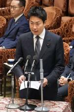 　衆院政治改革特別委で発言する日本維新の会の青柳仁士氏＝１０日午後