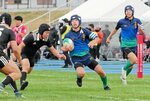１回戦・倉吉東―高松北　倉吉東は後半、村上（中央）が相手選手をかわして前進する＝大阪府東大阪市の花園ラグビー場