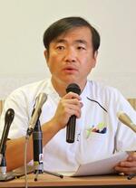 　記者会見する慈恵病院の蓮田健院長＝５日午後、熊本市