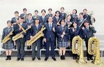 全日本吹奏楽コンクール中国大会「高校小編成の部」で金賞に輝いた倉吉北高吹奏楽部の部員ら（同校提供）