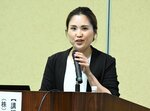 水素燃料市場の拡大を予測する西口さん＝７日、倉吉市上井町１丁目の日本海新聞中部本社ホール