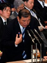 参院決算委で答弁する石破首相。今国会では看板政策「地方創生２・０」を巡り、野党からの追及が相次ぐ＝７日、国会内