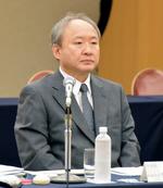 　講演する日銀の野口旭審議委員＝２２日午前、宮崎市