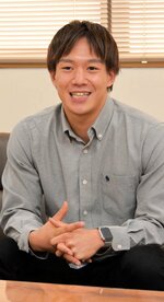 現役引退を表明し、これまでの競技人生を振り返る武良竜也＝新日本海新聞社本社