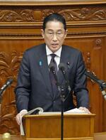 　衆院本会議で施政方針演説を行う岸田首相＝１月