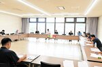 今後の対応策について協議する関係者ら＝１６日、倉吉市越殿町のＪＡ鳥取中央本所