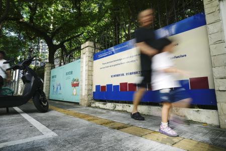 　死亡した日本人学校の児童が男に襲われた現場＝２０２４年９月、中国広東省深セン市（共同）