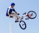 　男子ＢＭＸフリースタイル・パーク決勝　演技する中村輪夢＝パリ（共同）