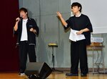 手話を取り入れたパフォーマンスを披露するＨＡＮＤＳＩＧＮ＝８日、鳥取市生山の鳥取工業高