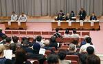 　ふるさと納税の返礼品の産地偽装を巡り、農家らを対象に開かれた説明会＝２５日午後、長野県須坂市　