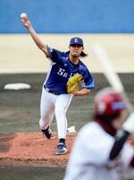 　楽天戦に先発し、３回１安打無失点と好投した西武・高橋＝静岡
