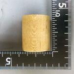 　男児が飲み込んだものと同じ形状の積み木（徳島県警提供）
