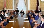　自民党役員会に臨む岸田首相（中央）ら＝１３日午後、国会