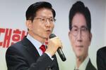 　１０日、韓国与党「国民の力」の公認を取り消されたことについて記者会見する金文洙前雇用労働相＝ソウル（聯合＝共同）