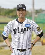 　キャンプ最終日を迎え、取材に応じる阪神・藤川監督＝宜野座