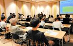 セミナーで依存症問題への理解を深める参加者ら
