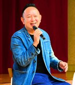 「壁を乗り越える必要もない」と話す足立さん＝１日、鳥取県北栄町の鳥取中央育英高