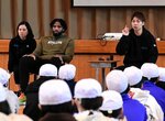 自身の経験を語る北川選手（右）とビュフォード選手（中央）
