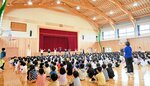 新体育館で行われた竣工式の様子