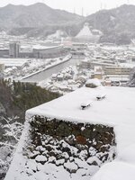 米子城跡から市街地を見渡す＝24日午後0時15分ごろ