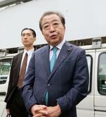 　札幌市で記者団の取材に応じる立憲民主党の野田代表＝１１日午後