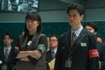 　Ｎｅｔｆｌｉｘ映画「新幹線大爆破」より。右は総括指令長の笠置（斎藤工）