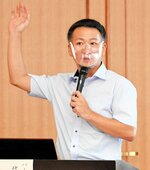 起業や経営のノウハウを説明する大田代表