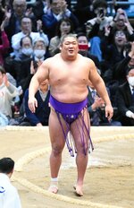 大相撲春場所で１１０年ぶりとなる新入幕優勝を果たした東前頭１７枚目の尊富士＝２４日、エディオンアリーナ大阪