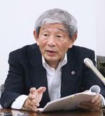 　福岡高裁に即時抗告後、記者会見する岩田務弁護士＝１０日午後、福岡市