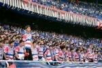 　京都に敗れ、ぼうぜんとする横浜Ｍサポーター＝日産スタジアム