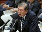 　衆院予算委の集中審議で答弁する石破首相＝２８日午後