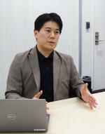 カスハラ被害の調査について説明するパーソル総合研究所上席主任研究員の小林祐児さん＝東京都港区