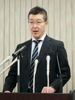 　報告書の内容を説明する安全対策検討会の武藤俊雄座長＝４日午後、札幌市中央区