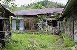 　女性の遺体が見つかった山形県上山市の空き家＝１６日