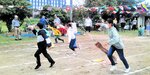 魚釣り競技を楽しむ子どもたち