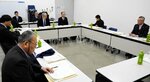 価格転嫁の現状などについて意見を交わす出席者＝４日、鳥取市のとりぎん文化会館