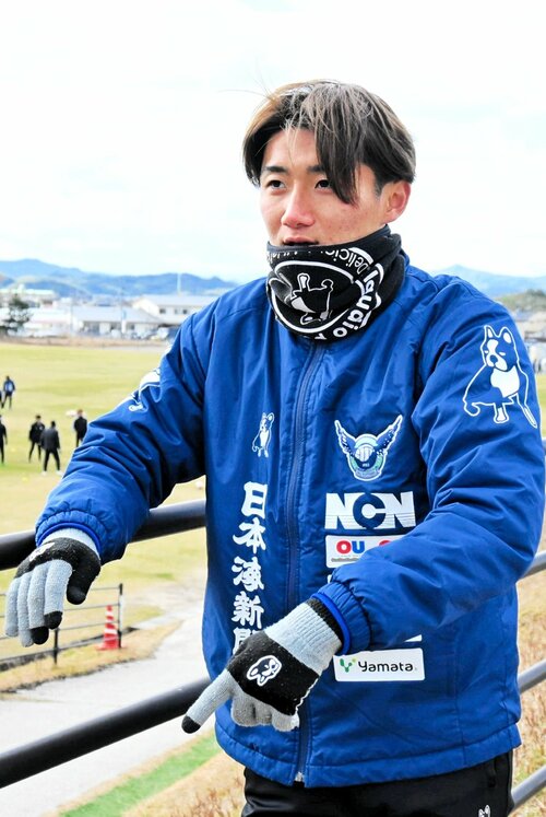 地震発生当時の状況を説明する丸山選手＝オールガイナーレＹＡＪＩＮフィールド