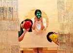 地元の新たな作り手によって復刻された柳屋の張り子。会場では手に取って〝変身〟することができる＝鳥取市青谷町山根のあおや和紙工房