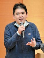 「監視ではなく関心を持って」と話す大橋さん＝２５日、倉吉交流プラザ